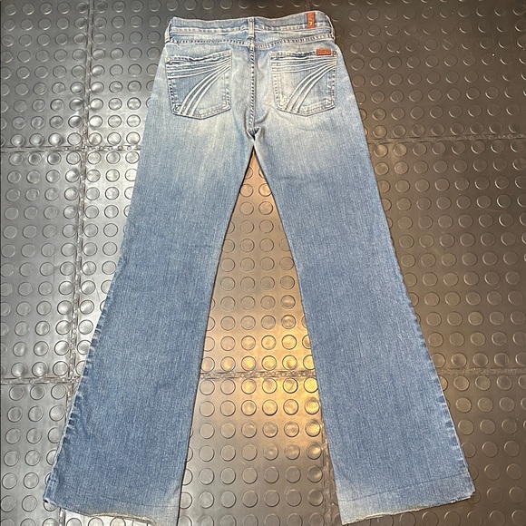 Dojo 28 x 31 x 8  —-7 For All Mankind Faded Blue Mid-Rise Jeans - Picture 11 of 11